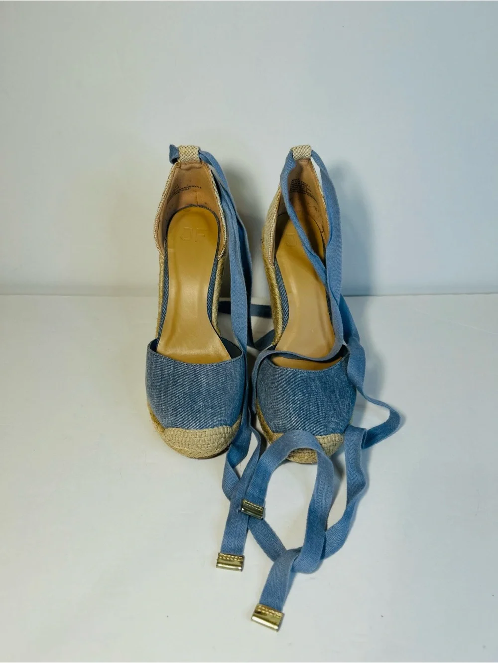 NEW-JustFab Light Denim Jenala-E Wedge Heels Closed Toe Ankle Tie Strap Size 7